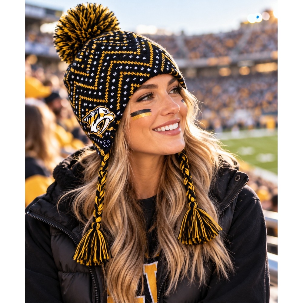 Nashville Predators Zephyr Beanie OS Black Gold Zig Zag Faux Fur Lined Tassels